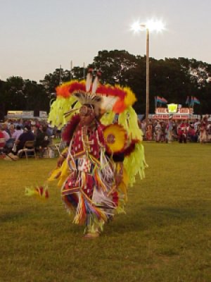 sac_fox_powwow_dancer_01